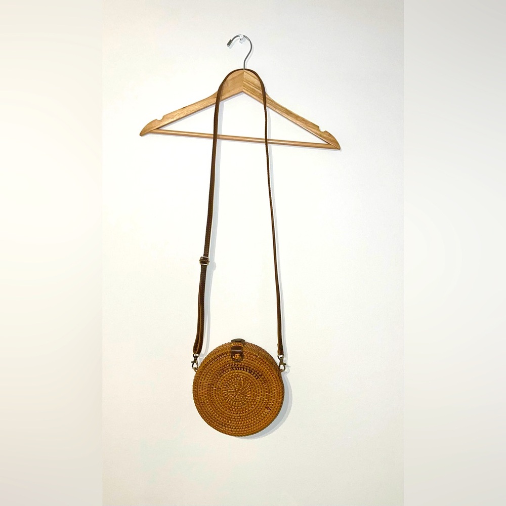 Round rattan crossbody purse